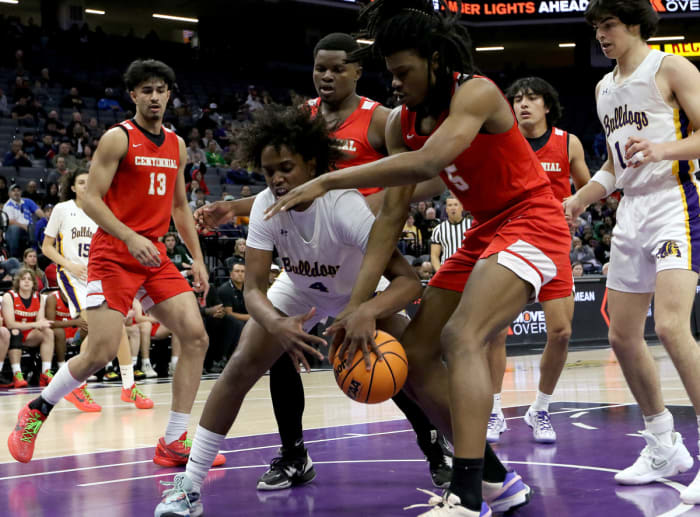 Centennial vs Oakland Tech CIF State D2 Final March 9, 2024 Photo-Dennis Lee50